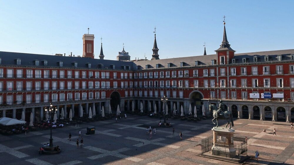  Madrid's Plaza Mayor