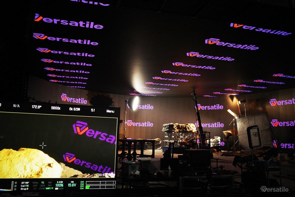 Versatile multimedia LED stage